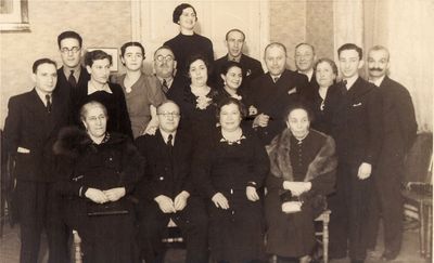 Benjamin Beilinson 50th jubilee (1938)
Left to right:
Standing: ?, Moissei (Moka) Schats, ?, Mirjam Schats (Rochlin), ?, ?, ?, Etti Beilinson (Gleser), ? (behind), ?, ?, ?, David Beilinson, David Vseviov 
Sitting: ?, Benjamin Beilinson, Matle Beilinson (Itzoch), Hana Rischa Beilinson (Novik)
