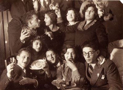 Tallinn - 1937. Graduation party? 1937-1938
Left to right: Top: Wulf Lerenman, ?, ?, ?
Bottom: ?, Jette Beilinson (Gleser), ?, Bella Kaner (Haitov), Isai Rosenfeld
