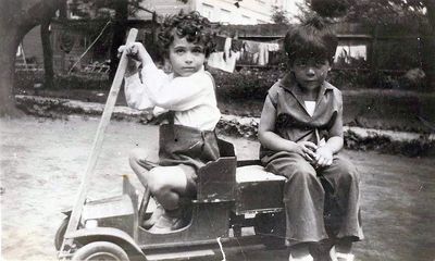 Roman Drabkin and Lilly Seligson (Klimschevski, later Katro) in ~1930. Tallinn, probably Tatari t.
