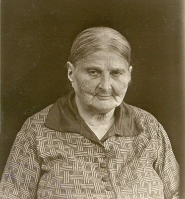 Lina (Roche-Lea) Mendelovitsch (Leiser) (1849-1934) - grandmother of Louis Kahn
