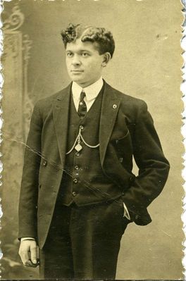 Moses Krakusen. 1910, Chicago, USA
