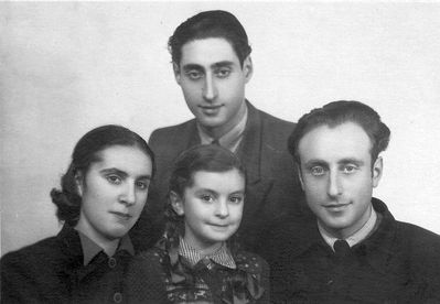 Julius Olivson family, Tallinn, 1952
Left to right.
On top: Solomon Olivson
Sitting: Isabella Olivson (Berkun), Zanna Aronstam (Olivson), Julius Olivson 
