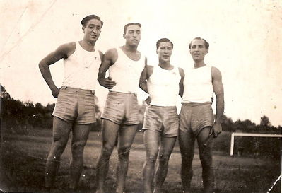 Maccabi 4x100 team. 1938-1939
Left to right: Lasar Rosenberg, Isi Goldman, Jakov Aronovitsch, Schmuel Haitov.
