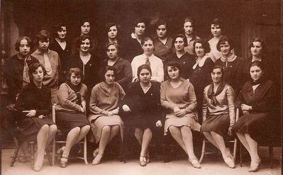 Tallinn - 1924. Russian gymnasium girls ~ 1924/5
Left to right.
Top row: ?, Marjasha Goldman (Reichman), ?, ?, ?, Zippe Levin (Bovschover), Nansi (Nohema) Edelhaus (Jakobson), Mirjam Usvanski (Gabovitsch)
Standing second row from top: Paula Pakkin (Besprosvanie), ?
Sitting: ?, ?, ?, ?, ?, Asja Pakin (Brisk)? or Bunja Eidus?, Natalja Goncharova 
