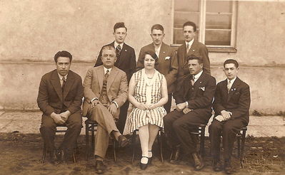 Maccabi patrons - Tallinn - 1930
Standing left to right: Jakob Vigderhause; Leo Markovitsch; Josef Usvanski
Sitting: Nissan (Mischa) Asnovitsch; Morits Rybak; ?; ?; Leo Epstein

