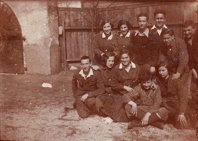 Tallinn - 1934. Jewish gymnasium. 23.4.1934. Plugat "Jehuda Maccabi"
At the school's yard
