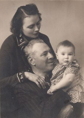 Pavlovski family. 1956.
Hilja Pavlovski (Valdam), Isak Pavlovski, Rina Kitt (Pavlovski) 
