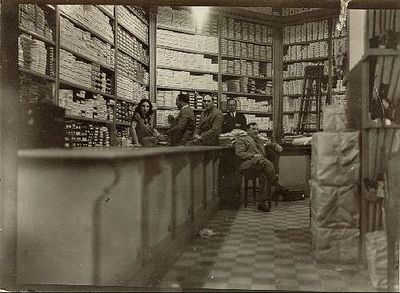 Braschinsky Feige & Sons haberdashery shop at  Väike Karja 12. Tallinn, 1930 
Keywords: [B]