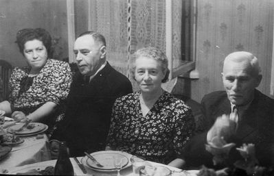 At Rubinstein's wedding in 1950, Viljandi
Left to right:
Rebeka (Riput) Brin (Goldberg), Dr Markus Brin, Sara Eitelberg (Skutovisch), Ruben (Rudolf) Eitelberg
Keywords: [E] [B]