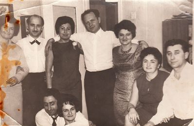 Tallinn company - 1960's
Left to right: Ita Bassel, Naftoli Bassel, Nelja Barabaner (?), Hanon Barabaner, ? Medzukas, Fira Umanski (?), Semjen Umanski 
At bottom: Semjen (Solomon) Olivson and Abira Olivson (Bachmat)
Keywords: [B] [U] [O]