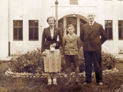 Goldbergs. 15.7.1937, Pärnu
Hanna Blumberg (Goldberg), Moissei Goldberg, Samuel Goldberg
