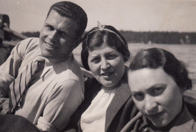 Feinsteins and Klas. Helsinki. 1936
Left to right: Maks Feinstein (1905-1941), Escha (Regina) Feinstein (Zeisel) (1909-?), Anna Klas (Gurevitsch) (1912-1999) 
