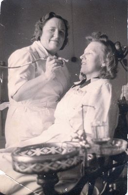 Jakobson (Lutrin) Gitta (1895-1978) - dentist
