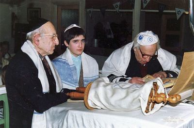 Ilja Dubin in Synagogue
