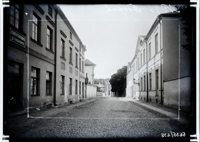 Levinovitsch Daniel - dental cabinet and a dental school opened in 1909. Tartu, Magasini str. 10
