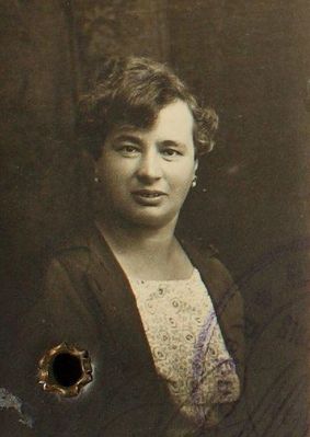 Sara Berson (Itzoch) (1888-1963)
