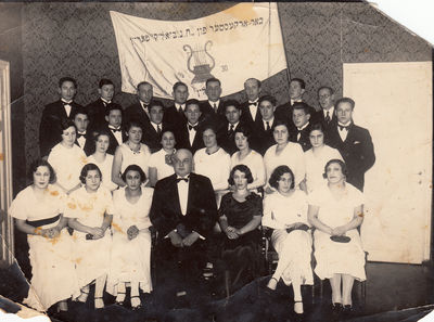 H. N. Bialik club choir-orchestra. In the middle - the conductor Jakob Margolin
