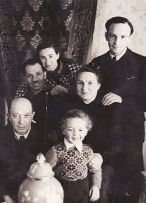 Hopp family ~ 1949
Left to right.
Top row:  Asja Hopp (Dvoskin), Elias Hopp
Middle row: ?, Sara Hopp (Abramovitsch)
Bottom row: Solomon Hopp, Daniel Hopp (?)
