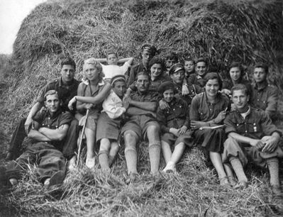 Beitar youth in Kurna near Tallinn - 24/6/1935
Left to right
First row: Jasha Sverdlov (in front), Izhak (Osja) Itzoch, Dora Haitov, Jommi (Aisik?) Kahn, David Bakscht, Ljuba Kahn, Riva Kliksberg (Kaplan), Teffi Majofes
Second row: ?, Gilinov/Epstein?, Mira Levski (Kellert), ?, ?, Epstein?, Schmuel Rapoport, ?, Teffi Smolenski 
Keywords: [Beitar]