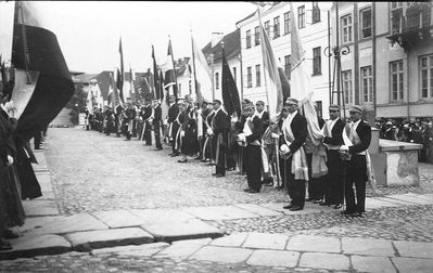 1932-6-30 - 300 years to Tartu University - happenings
at right - Hasmonea group with flag
