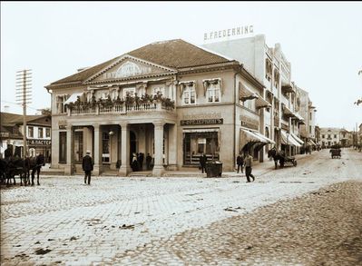 Pasternak Abram. Tartu. Small house at left.
