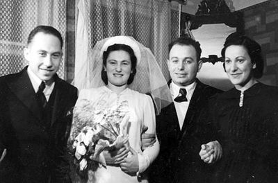 Spungin Lotsov wedding. Tartu, 28.1.1940.
Left to right: Leo Tatarker?, Rachel Lotsov, Schlomo Spungin, Ester Paturski (Katsin)
