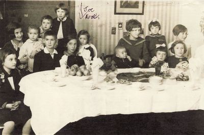 Valga children birthday. September 1932
Pointed by arrow: Joe Rezek
