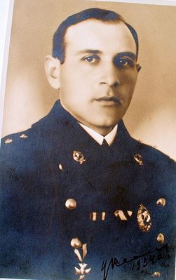 Ruven (Robert) Klaus. 1934. In fireman's uniform.
Keywords: [K]