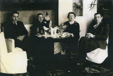 Ogus
Left to right: Jakob Ogus, Beile Ogus (Latt), Rosa Ogus (Hurwitz), Leopold Ogus. In their home at Pikk str 13, Kuressaare. Around 1940.
