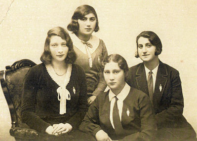 Jewish Gymnasium alumni 1931
Left to right: Riva Harchat, Polina Rapoport, Dora Haitov, Sara Buras
