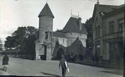 Stoler Hirsch. Tallinn, Viru 24. Hats shop. 
