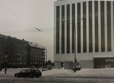 Synagogue as viewed from the Suur Tartumaantee str . (3)
Väike Tartu maantee (or Sakala) str. Jewish school (Cheder) was built later on the left from the synagogue (the white building). Both the synagogue and the school were destroyed by the March 1944 bombardment. The wooden house on right was still standing at the end of 1960's.
