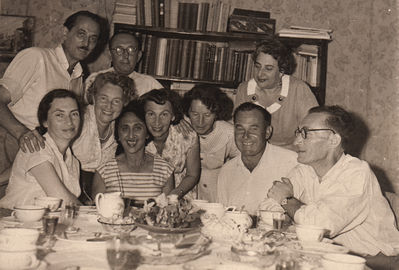 Old classmates gathering in Tallinn on the occasion of Yamima Rom's visit from Israel.
Left to right: ?, ?, Bluma Rubanovitsch (Gabovitsch), Sergei (Saja) Levin, Mima Rom (Gurevitsch), Anna Klas (Gurevitsch), Anna Grabe (Hoff), Abram Danzig, Anna Stein (Migdal), ?
