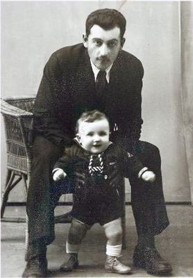 Moshe Sela (Selmanovitsch) (1904-1986) probably with son Avner.
