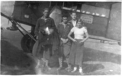 Airplane Warszava - Vilnius - Riga - Tallinn
S. Rybak with friends before bording the plane to Tallinn. 1934
